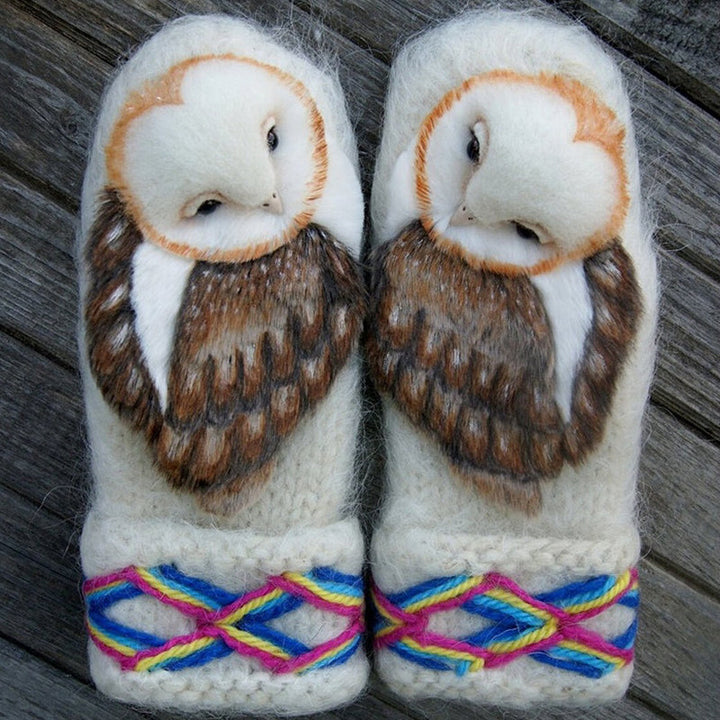 Handstickade Nordiska Vantar Med Ugglor