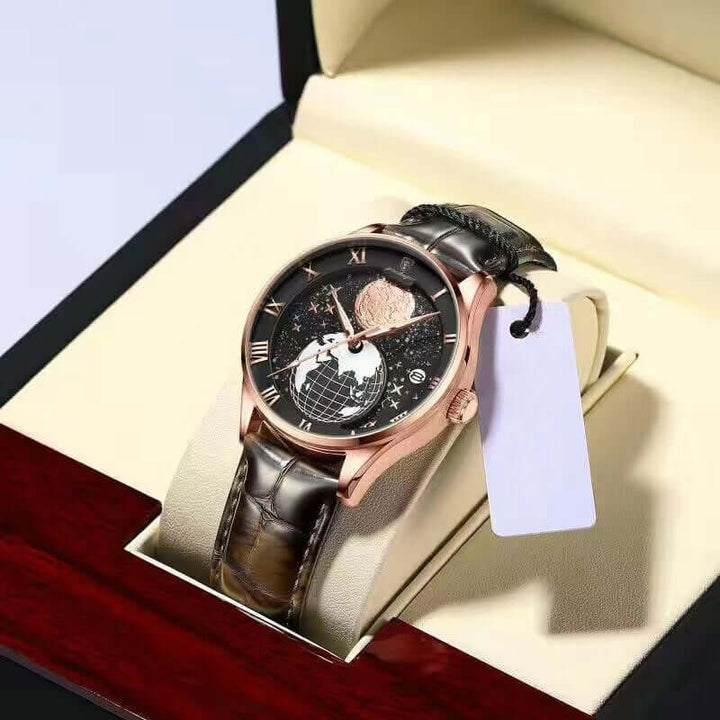 Elegant Quartz Watch with Leather Strap