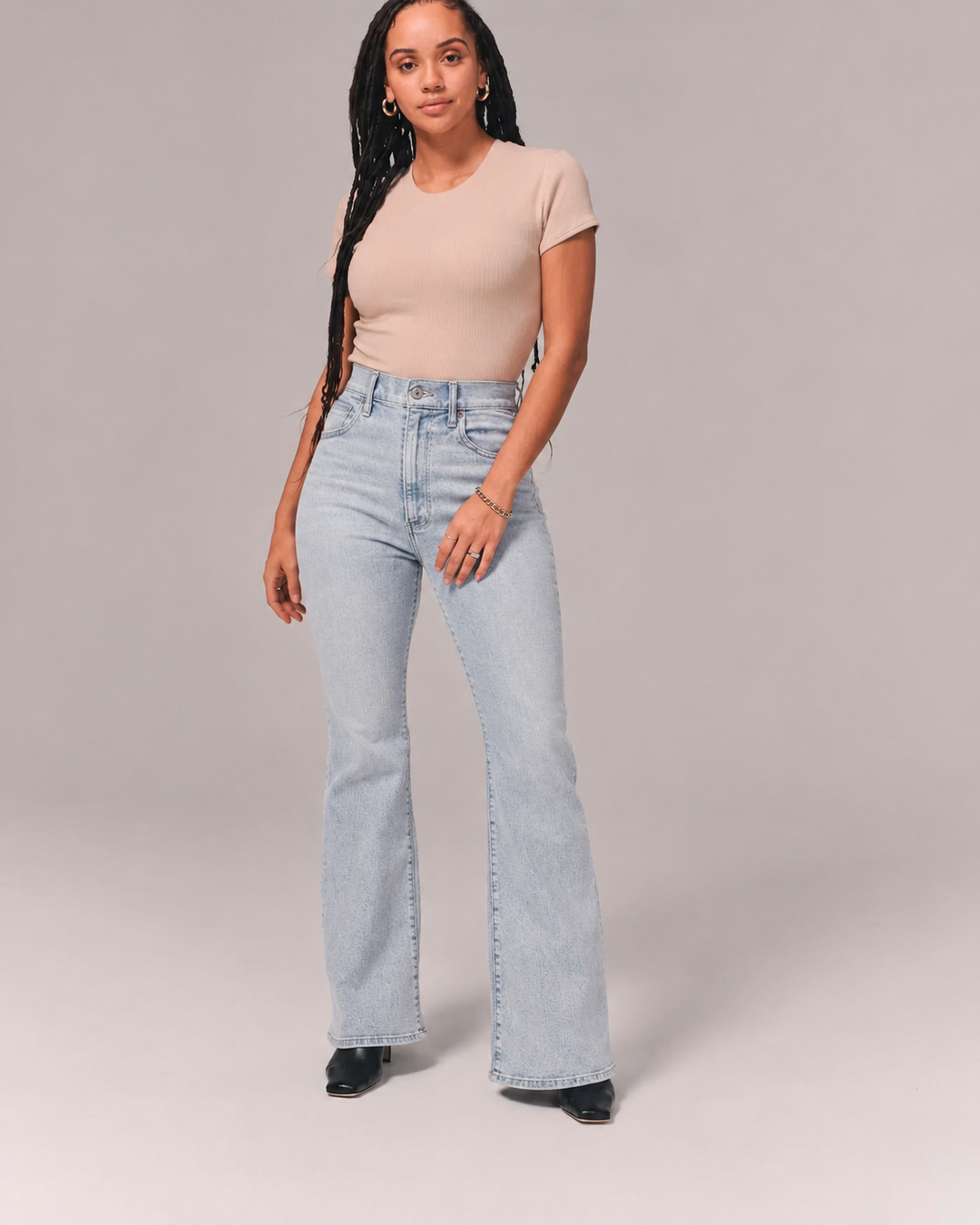 Kvinnors Hög Midja Jeans i Mörkblå och Ljusblå