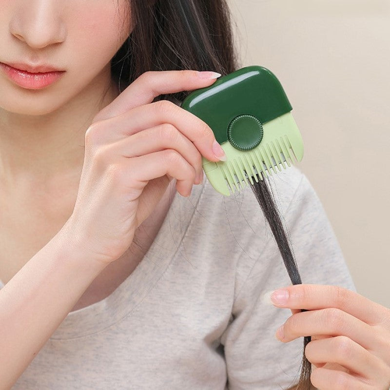 "2-i-1 hårkamtrimmer med kombinerad kam och trimmer, designad i hållbar ABS-plast, finns i flera färger."