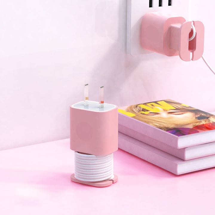 "2 i 1 silikon laddarskydd för Apple laddare, rosa, grå, svart, vit. Skydd mot repor och stötar."