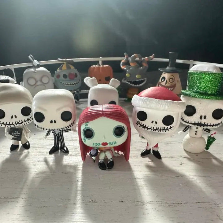 "2024 Adventskalender, dekorativ julkalender med The Nightmare Before Christmas-karaktärer i färgglada fack"