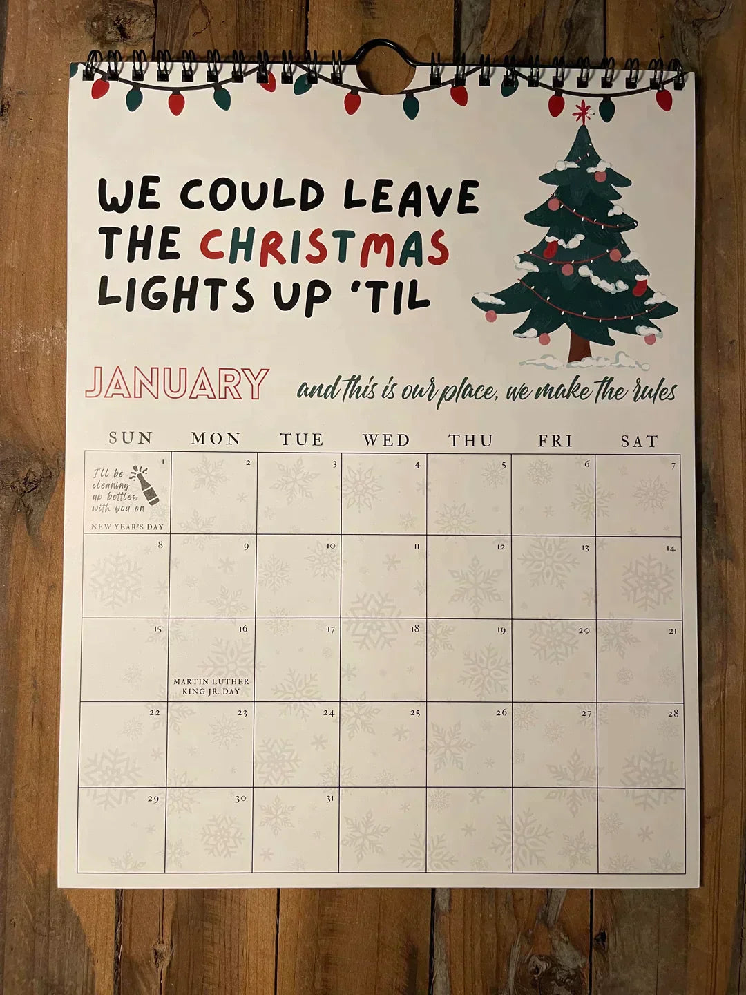"2024 kalender med Taylor Swift låttexter, satinpapper, musikinspirerat konstverk för hem och kontor"
