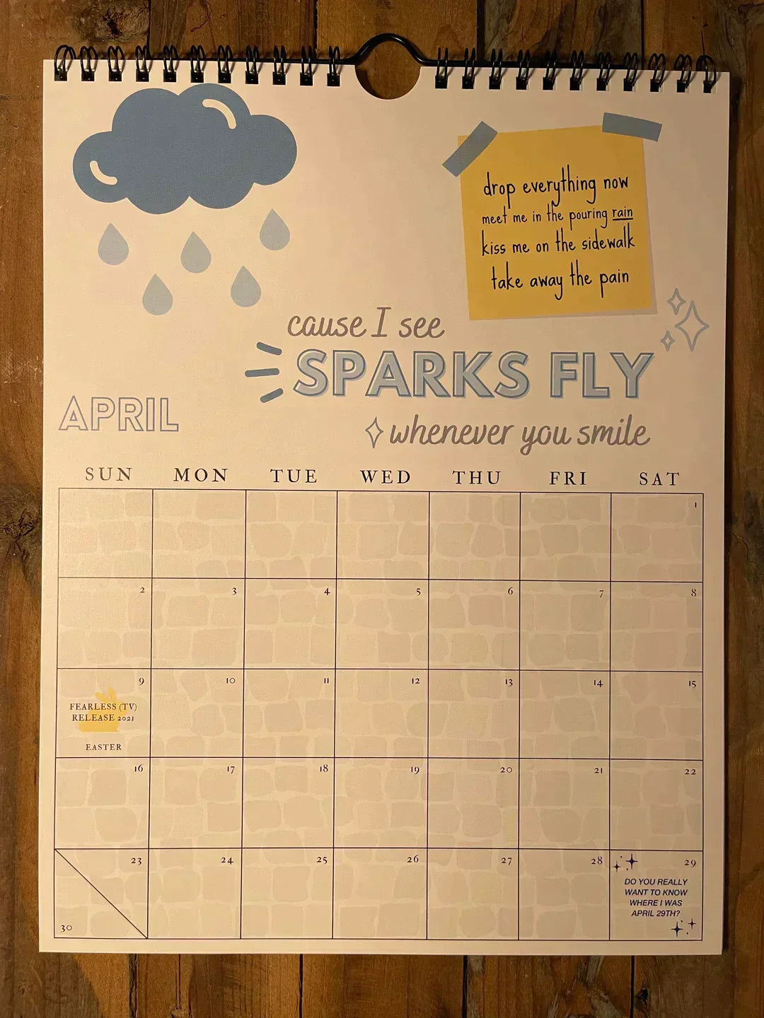 "2024 kalender med Taylor Swift låttexter, satinpapper, musikinspirerat konstverk för hem och kontor"