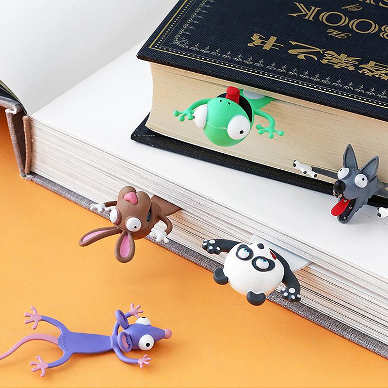 "3D-djurbokmärken för barn i färgglad PVC, djurmotiv som panda och hund, perfekt lästillbehör och prydnad."