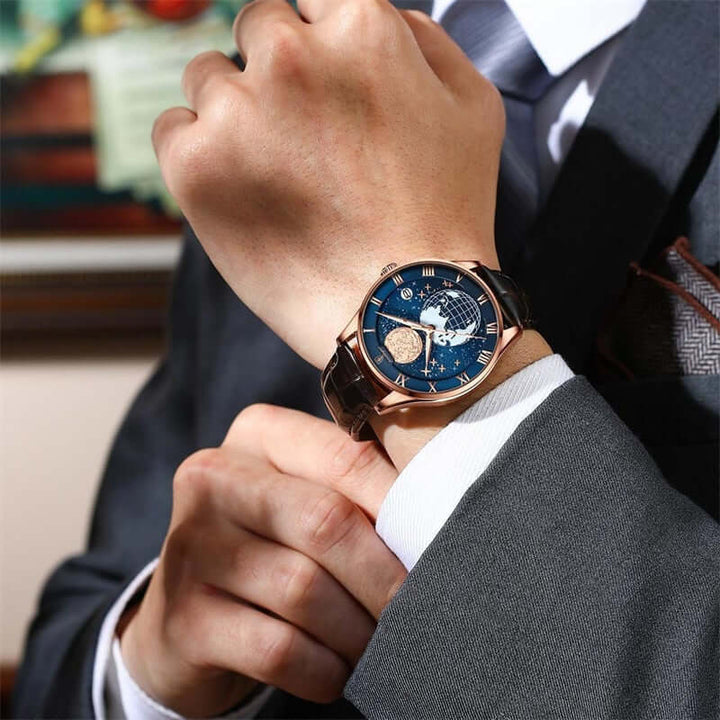 Elegant Quartz Watch with Leather Strap