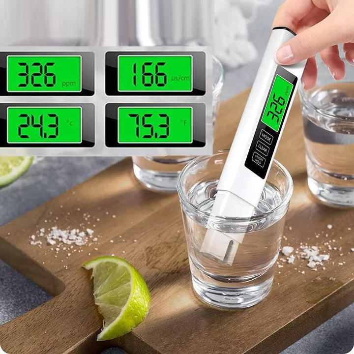 "4-i-1 digital vattentestare med LCD, mäter TDS, ledningsförmåga, temperatur; idealisk för hushållsbruk, akvarier, pooler."