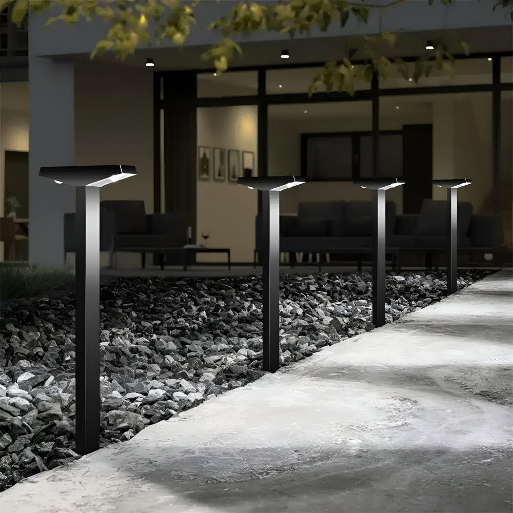 4-pack solcellslampor: Set med 4 energieffektiva LED-lampor för trädgården, perfekt utebelysning med markspjut.