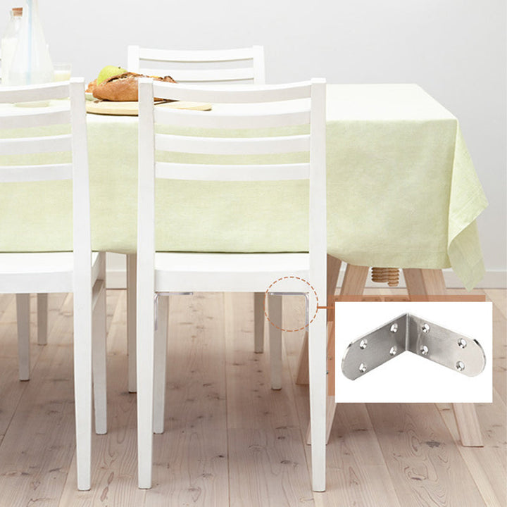 4-pack rostfria hörnbeslag, silverfinish, för stabilisering av möbler, robust design, enkel installation.