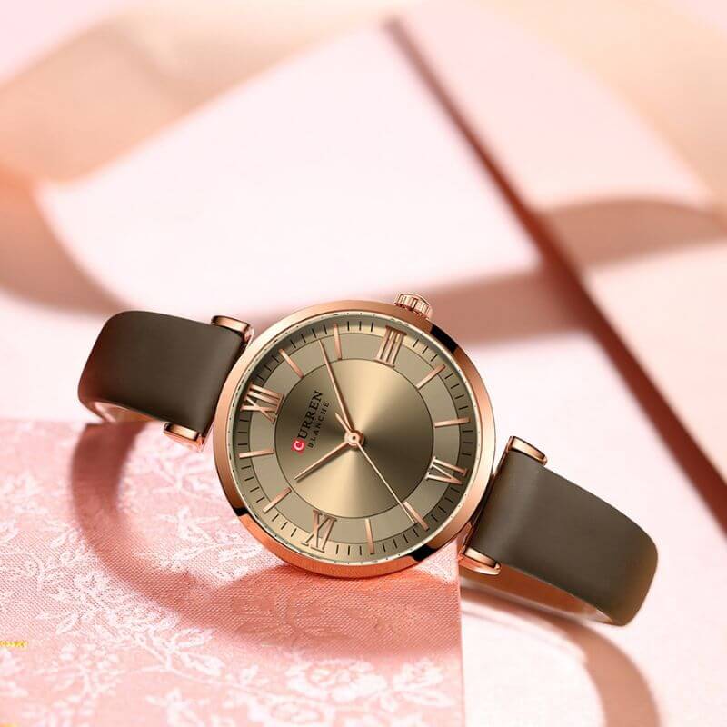 Elegant Vattentät Klocka med Läderarmband