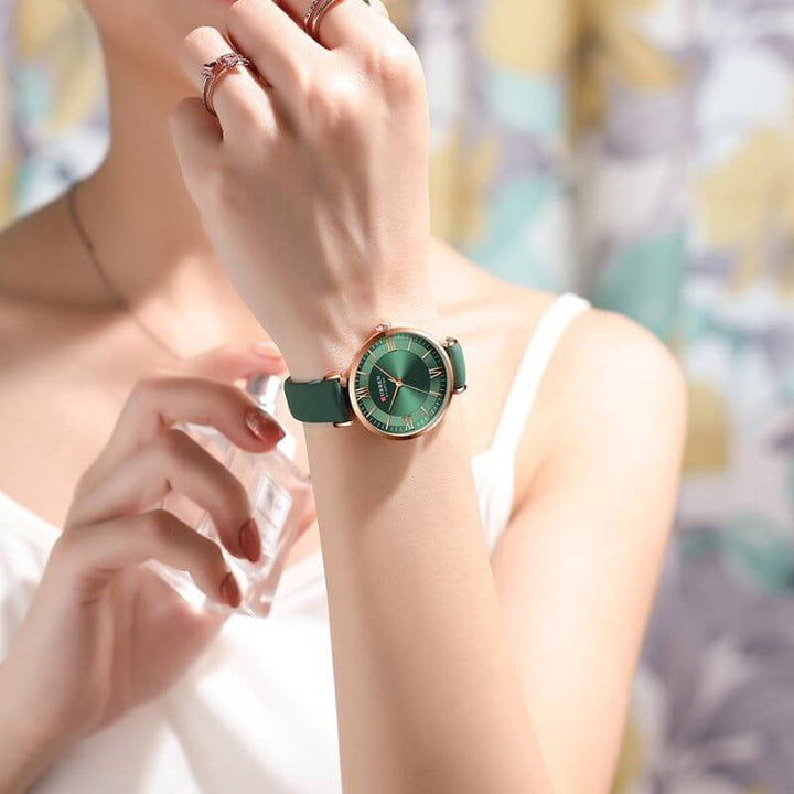 Elegant Vattentät Klocka med Läderarmband