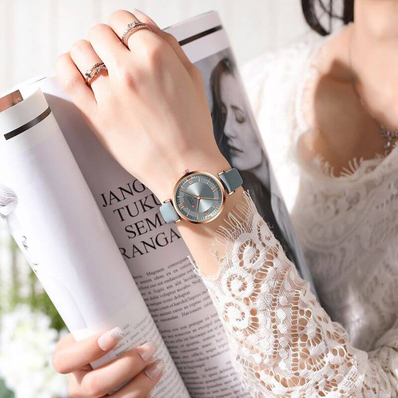 Elegant Vattentät Klocka med Läderarmband