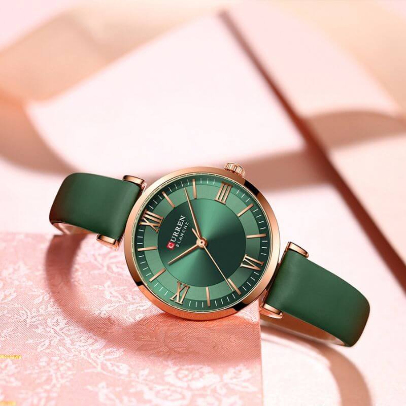 Elegant Vattentät Klocka med Läderarmband