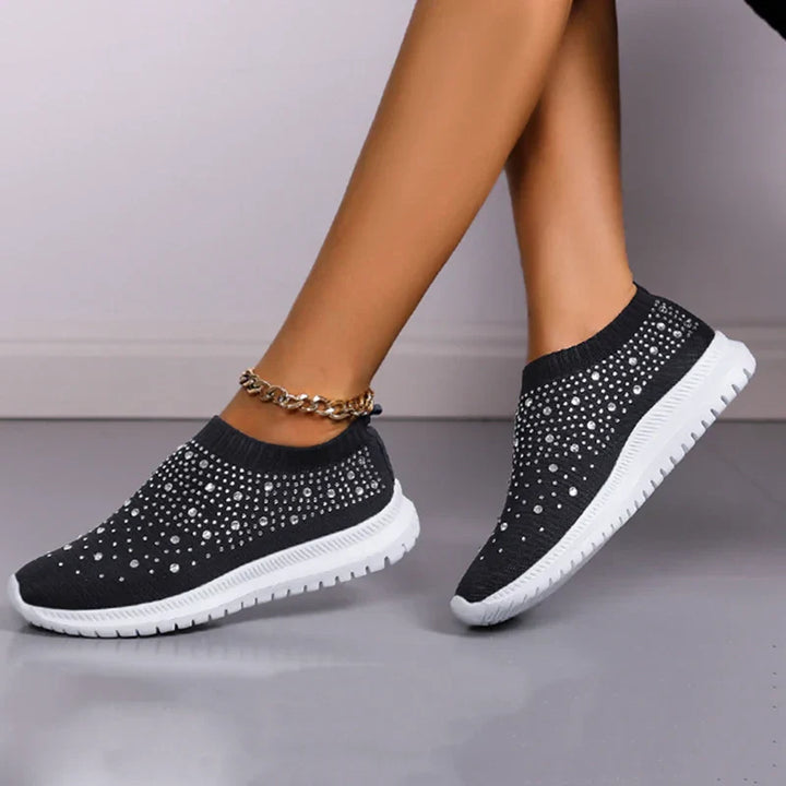 "Andningsaktiva mesh-sneakers för dam med strass, lätt och elegant design med glittrande detaljer och bekväm passform."