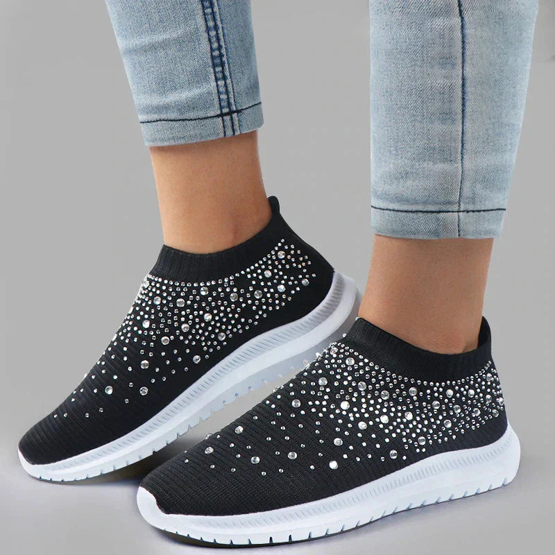 "Andningsaktiva mesh-sneakers för dam med strass, lätt och elegant design med glittrande detaljer och bekväm passform."