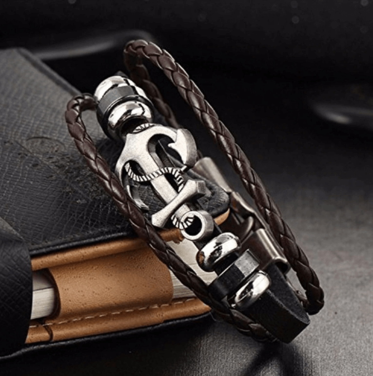 "Ankare armband i brun PU-läder med rostfritt stållås, perfekt herrsmycke med nautisk stil för dagligt bruk."