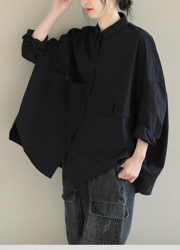 Asymmetrisk damblus i bomullsblandning med kort snitt och krage, vit färg, perfekt för kontor eller dejt.