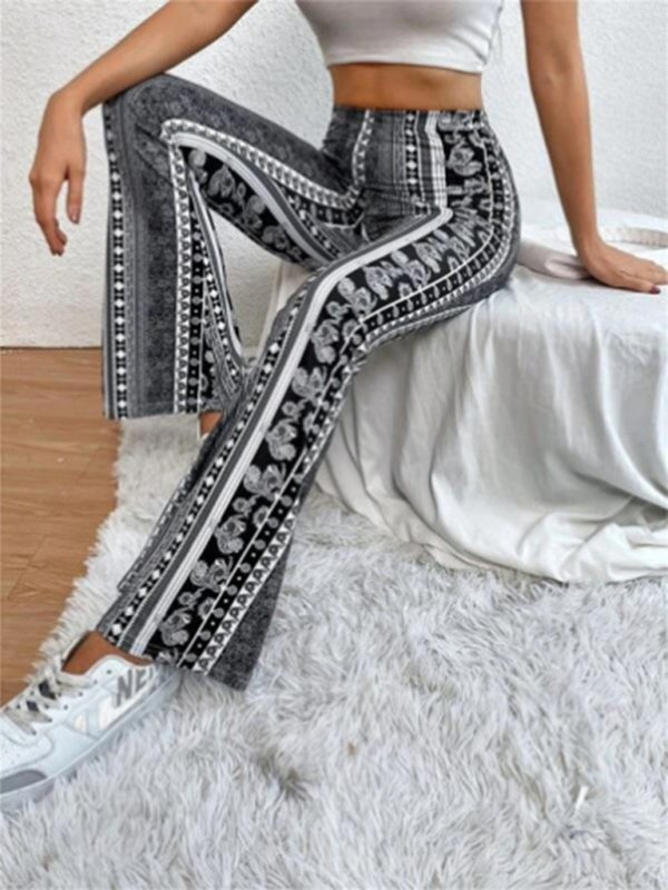 Boho mönstrade dam slim fit byxor med elastan, livfulla färger och bekväm passform, sett från framsidan.