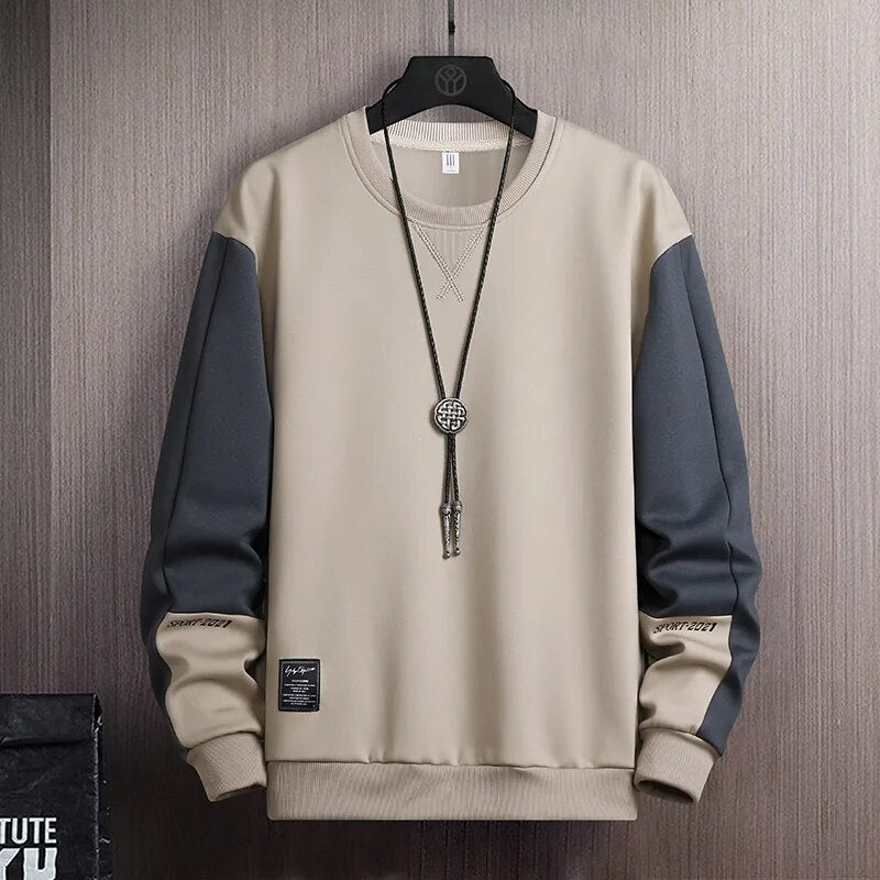 Casual herr hoodie i mjuk polyester, modern passform, flera färger. Idealisk för vardagsbruk med stil och komfort.