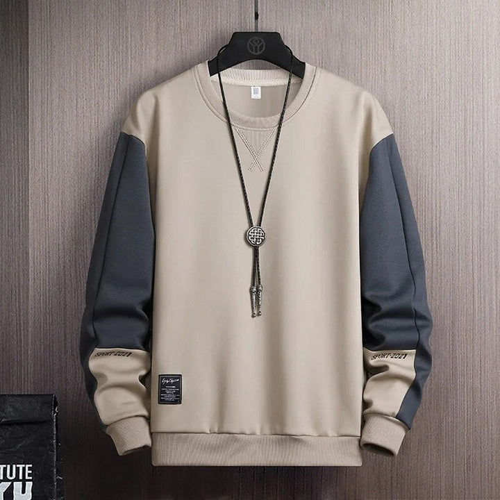 Casual herr hoodie i mjuk polyester, modern passform, flera färger. Idealisk för vardagsbruk med stil och komfort.