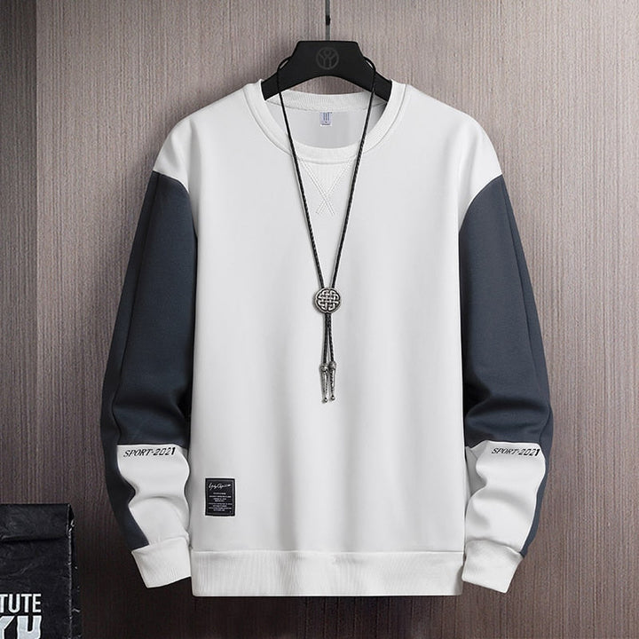 Casual herr hoodie i mjuk polyester, modern passform, flera färger. Idealisk för vardagsbruk med stil och komfort.