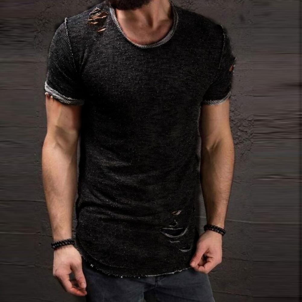 "Casual strimlad herr T-shirt, rund hals, flera färger, kort ärm, hålmönster, slim fit, somrig, stilren design."