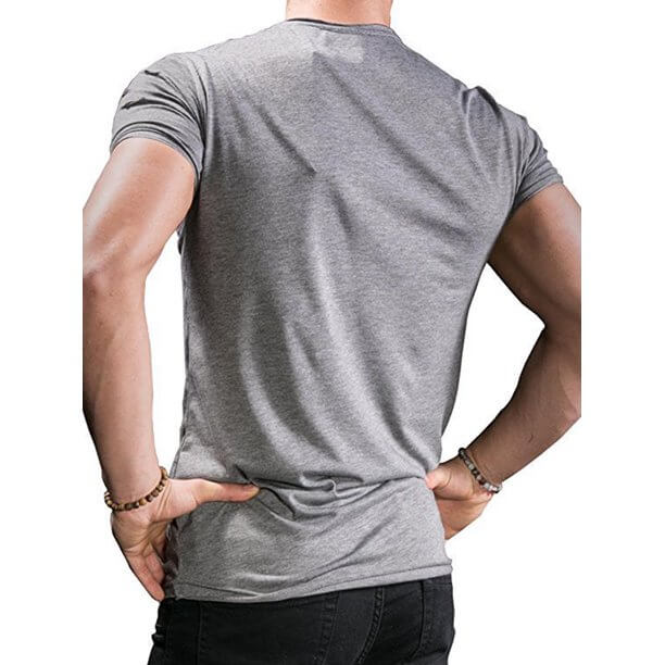 "Casual strimlad herr T-shirt, rund hals, flera färger, kort ärm, hålmönster, slim fit, somrig, stilren design."