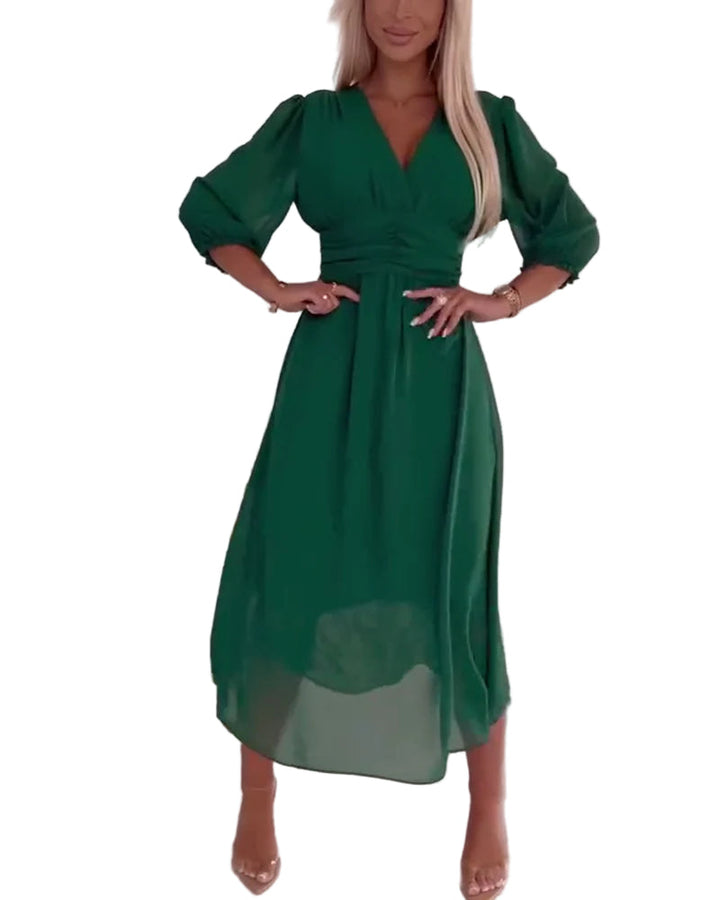 Dam A-linje midiklänning med V-hals i chiffong, elegant och luftigt svart tyg för stil och komfort.