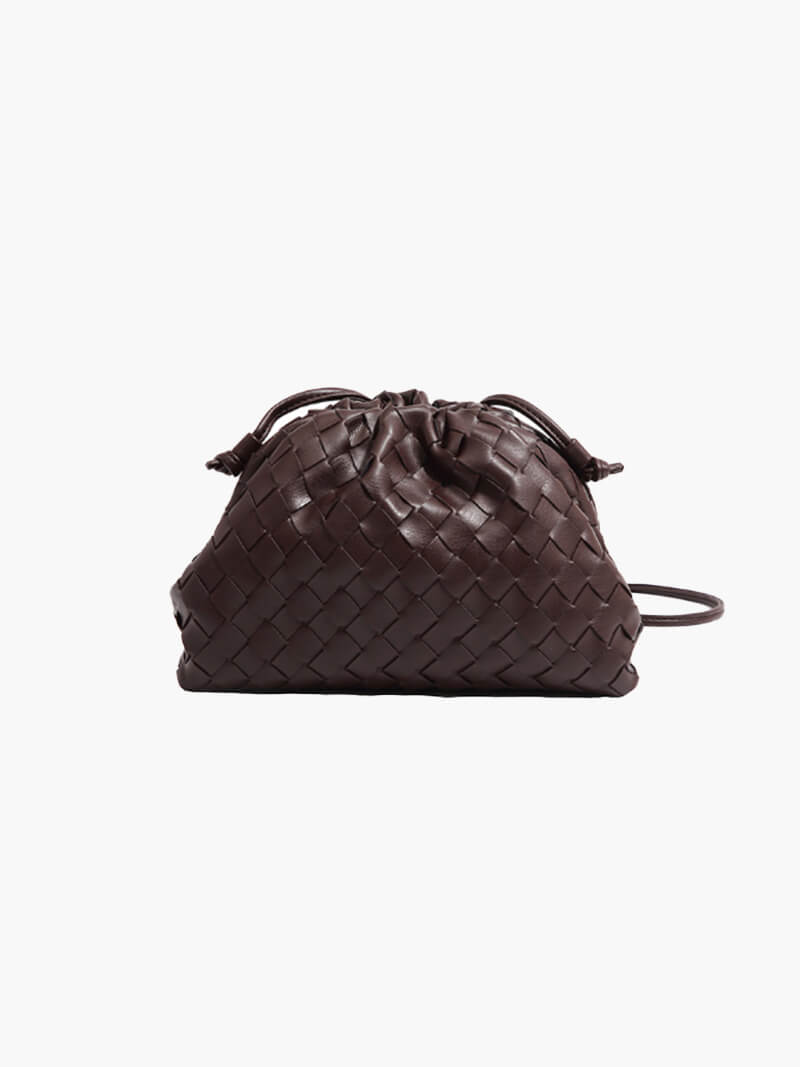 Dam Mini Vävd Väska i Vegansk Läderstil med justerbar axelrem, sofistikerad vävd textur, perfekt accessoar.