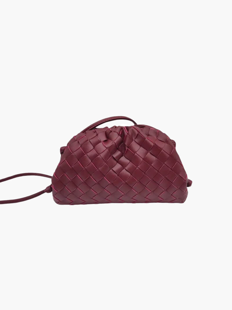 Dam Mini Vävd Väska i Vegansk Läderstil med justerbar axelrem, sofistikerad vävd textur, perfekt accessoar.