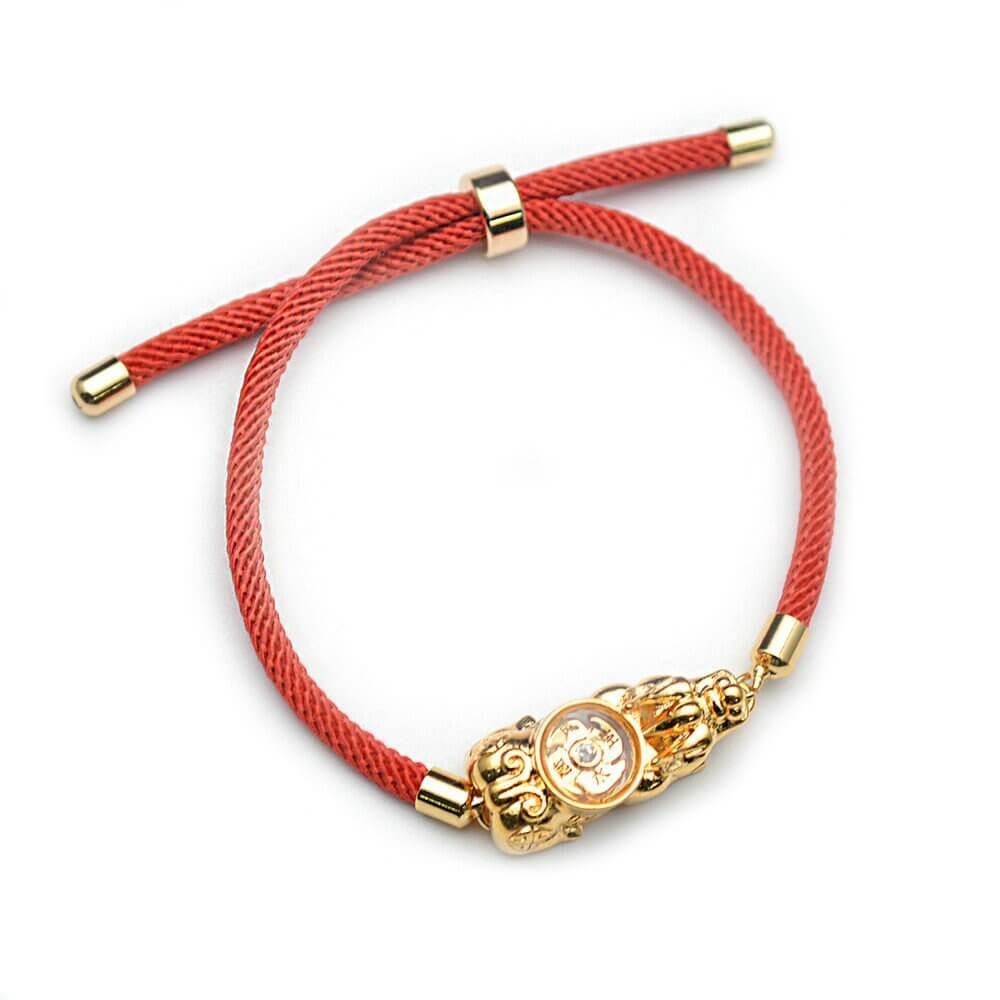 "Dam Pixiu armband, rött med lyckoamulett, justerbar längd, mytisk och stilfull design för elegans och tur."