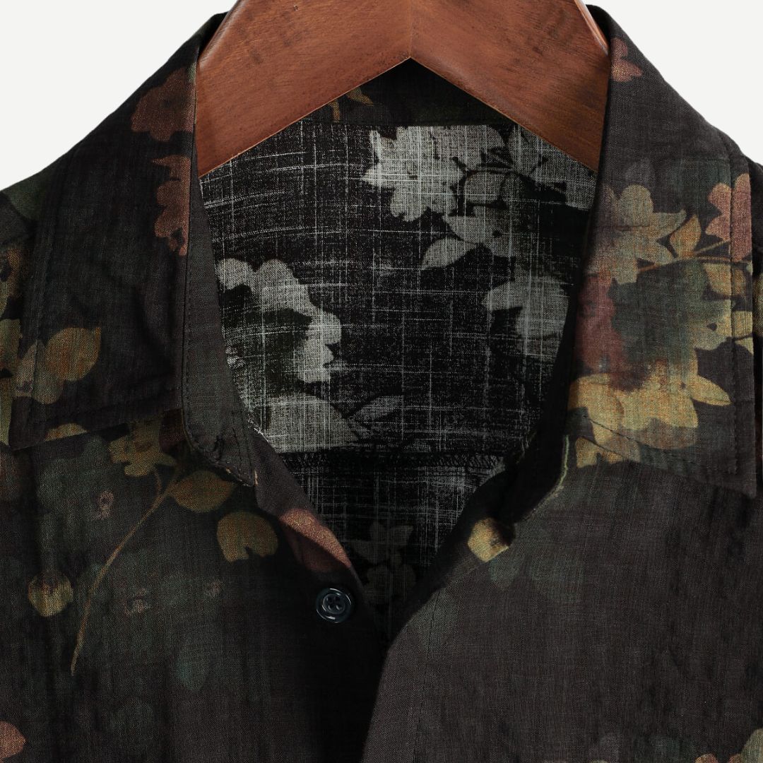 "Dam T-shirt med vintage blommönster i lättviktsmaterial, kortärmad; perfekt för en elegant och avslappnad sommarstil."