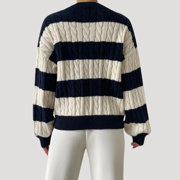 "Dam V-ringad oversize tröja med randiga detaljer, mjukt stickat tyg, djärv design, stil och komfort för alla tillfällen."