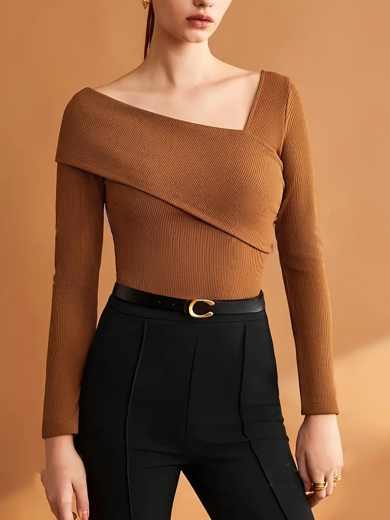 "Dam asymmetrisk polyester topp, trendig design, modern stil, stilren passform, höjer modekänslan, bärbar bekvämlighet."