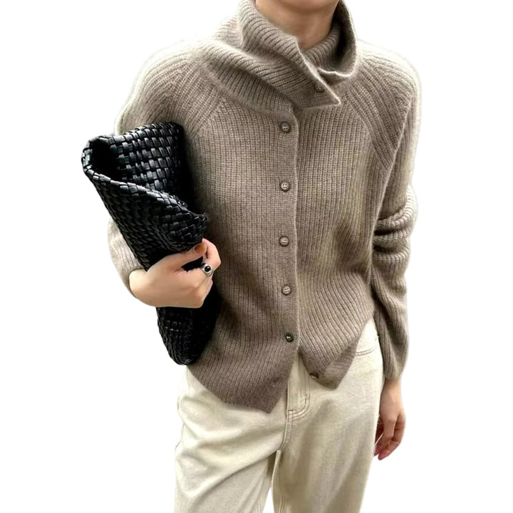 "Dam chunky cardigan med hög krage, mjuk stickning, elegant knappar, beige grå svart vit, perfekt för kyliga dagar."