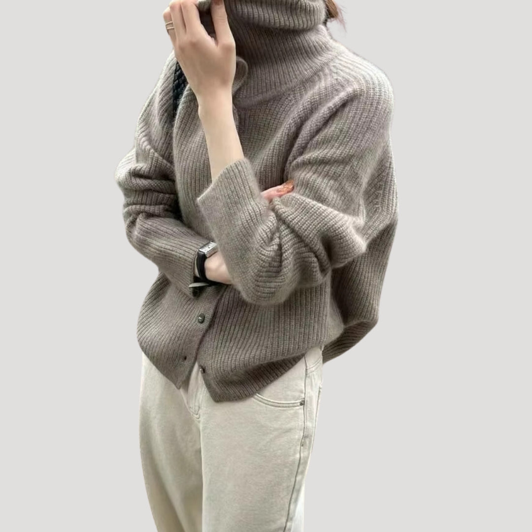 "Dam chunky cardigan med hög krage, mjuk stickning, elegant knappar, beige grå svart vit, perfekt för kyliga dagar."