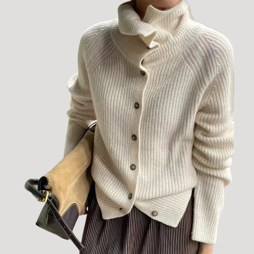 "Dam chunky cardigan med hög krage, mjuk stickning, elegant knappar, beige grå svart vit, perfekt för kyliga dagar."