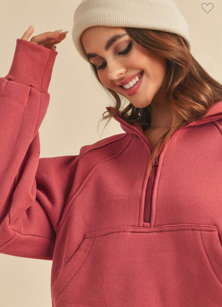 Dam halvdragkedja topp med funnel neck i mjuk blandning, bärfärgad och stilren design för en modern garderob.
