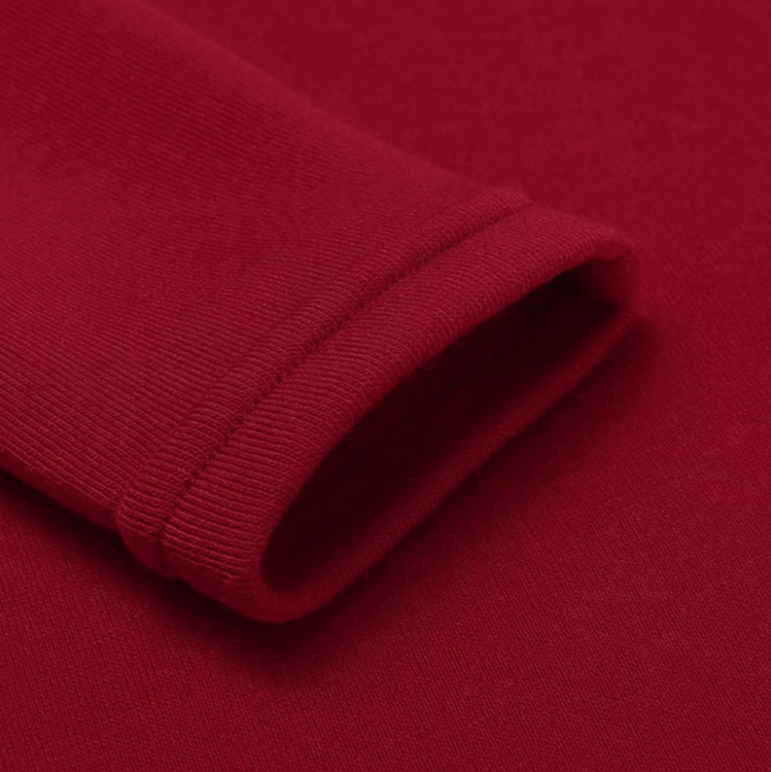 "Dam hoodieklänning i mjuk polyester och elastisk spandex, knälång med känguruficka, stilren och bekväm."