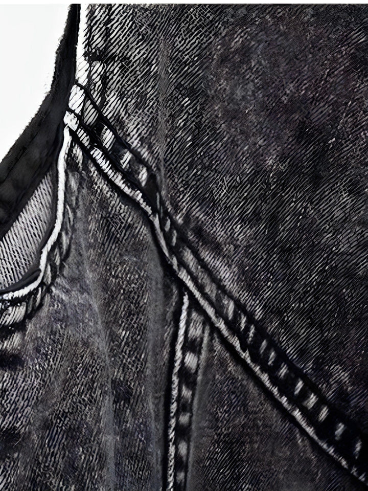 "Dam jeansväst med klassisk stil i ljus denim, mångsidig design, strategiska fickor, och lätt tvättad för eleganta outfits."