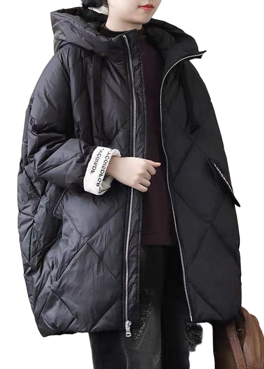 "Dam lång pufferjacka, boho stil, vintrig look, extra värme och komfort, kvinnors mode, elegant och funktionell design."