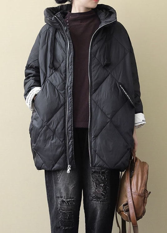 "Dam lång pufferjacka, boho stil, vintrig look, extra värme och komfort, kvinnors mode, elegant och funktionell design."