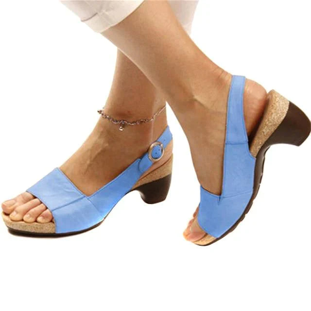 "Dam ortopediska sandaler, Flexi Fit design, ljusbrun, med bekväm fotbädd och halkfri sula för ultimata promenader."
