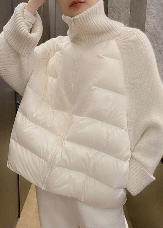 "Dam parka med turtleneck, patchwork-design och dragkedja för stil och komfort, perfekt för kyliga dagar."