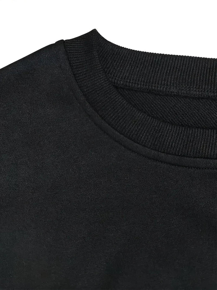 "Dam pullover med hjärtmotiv i mjuk tyg, charmig gradient och välsittande passform, idealisk för kalla dagar."