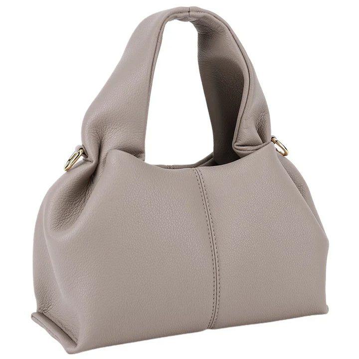 "Dam retro crossbody väska i mjukt konstläder, brun, med tidlös design och rymligt utrymme för vardagliga nödvändigheter."