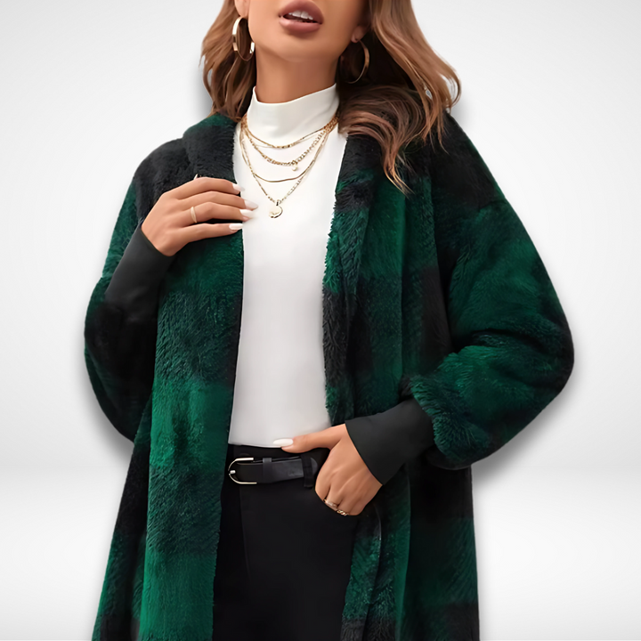 "Dam vattentät rutig cardigan i elegant design, visar stilikonisk och funktionell modekofta för kalla och regniga dagar."