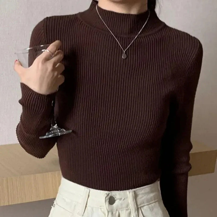 "Dam vintage stickad tröja med mock neck, flera färger. Elegant och varm design för kyliga dagar, perfekt för garderoben."