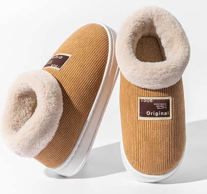 "Dambekväma tofflor med mjuk fleece och varmt foder, slät design, idealiska för kalla vinterdagar."