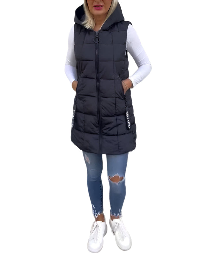 "Damen långärmad pufferjacka med huva, quiltad design, vattentät för vintern, sidovy visar elegant isolering."